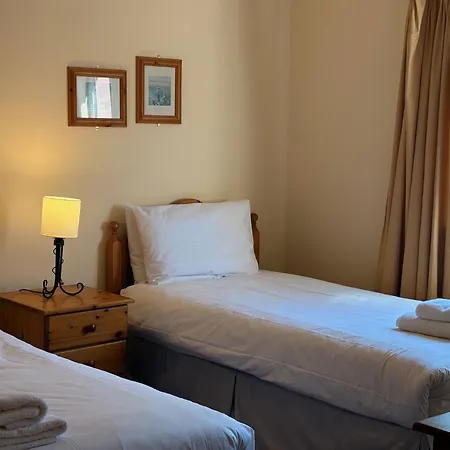 Convenient Spacious 3 Bedroom In Town Kenmare