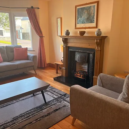 Convenient Spacious 3 Bedroom In Town Σπίτι διακοπών Kenmare