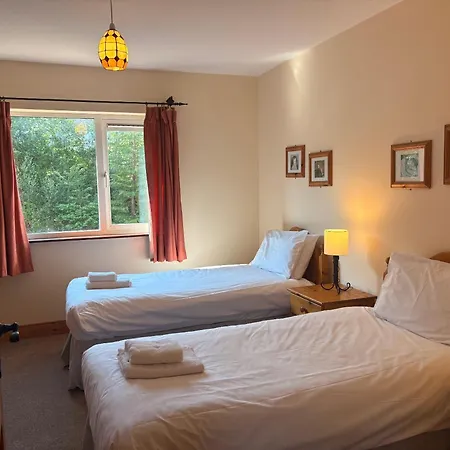 Convenient Spacious 3 Bedroom In Town Nyaraló