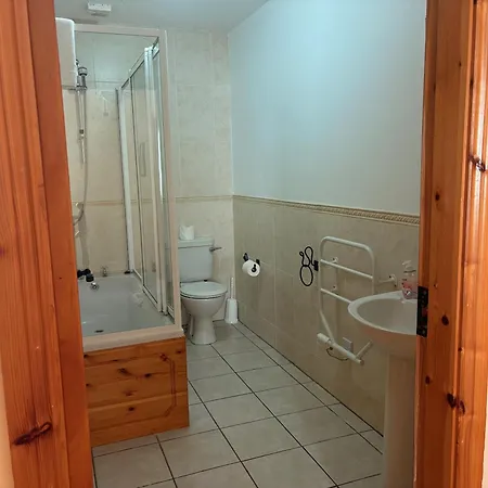 Apartment Convenient Spacious 3 Bedroom In Town Kenmare