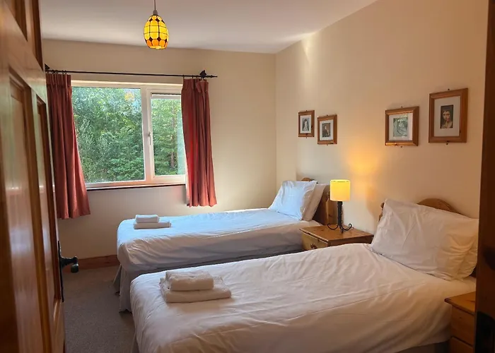 Convenient Spacious 3 Bedroom In Town Dom wakacyjny