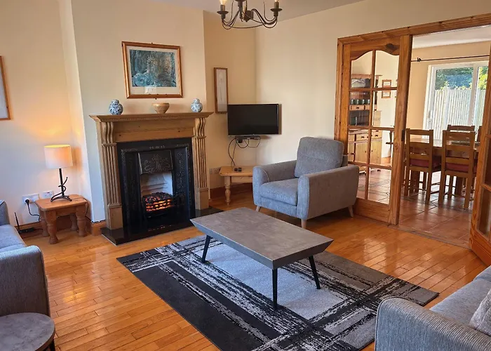 Convenient Spacious 3 Bedroom In Town Dom wakacyjny Kenmare